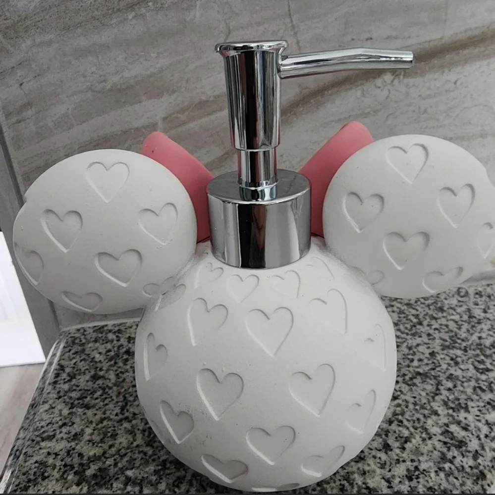 NWT Disney Minnie Mouse White Pink Rhinestone Pump Dispenser